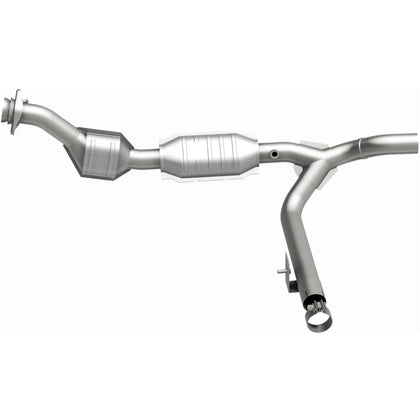 MagnaFlow 1999-2000 Ford F-150 4.6L HM Grade Federal / EPA Compliant Direct-Fit Catalytic Converter 23082