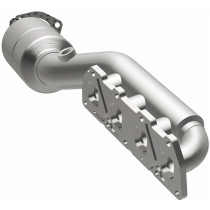 MagnaFlow 2002-2004 Volkswagen Passat 4.0L California Grade CARB Compliant Direct-Fit Manifold Catalytic Converter 452799