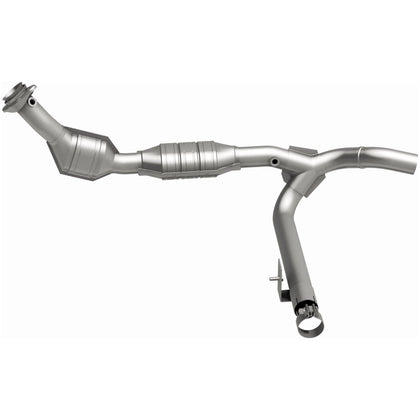MagnaFlow 2004 Ford F-150 Heritage 5.4L / 2000-2003 Ford F-150 5.4L OEM Grade Federal / EPA Compliant Direct-Fit Catalytic Converter 49009