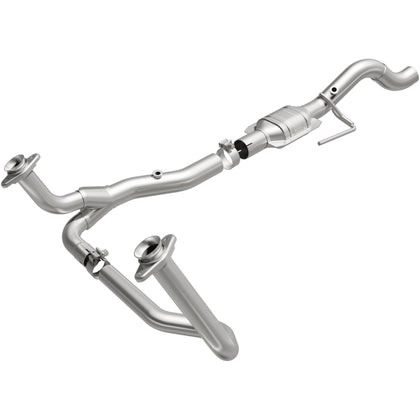MagnaFlow 2000-2003 Dodge Dakota 5.9L / 2000-2003 Dodge Dakota 3.9L OEM Grade Federal / EPA Compliant Direct-Fit Catalytic Converter 49111