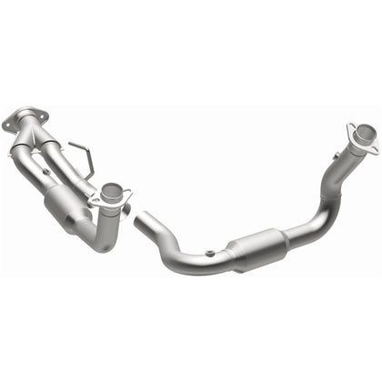 MagnaFlow 2005-2006 Jeep Grand Cherokee 4.7L OEM Grade Federal / EPA Compliant Direct-Fit Catalytic Converter 49686