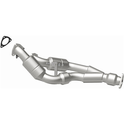 MagnaFlow 2004-2006 Porsche Cayenne 3.2L / 2004-2006 Volkswagen Touareg 3.2L OEM Grade Federal / EPA Compliant Direct-Fit Catalytic Converter 51499