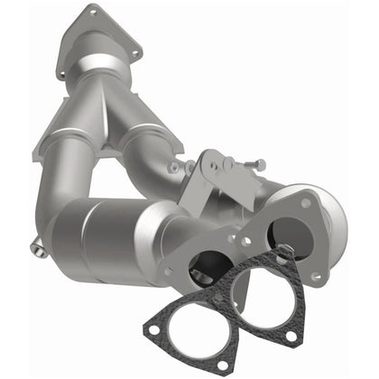 MagnaFlow 2004-2006 Porsche Cayenne 3.2L / 2004-2006 Volkswagen Touareg 3.2L OEM Grade Federal / EPA Compliant Direct-Fit Catalytic Converter 51499