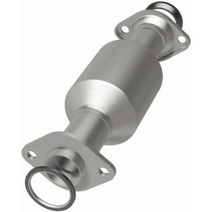 MagnaFlow 2011-2016 Toyota Sienna 3.5L OEM Grade Federal / EPA Compliant Direct-Fit Catalytic Converter 52546