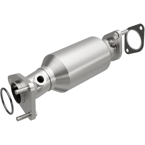 MagnaFlow OEM Grade Federal / EPA Compliant Direct-Fit Catalytic Converter 52668