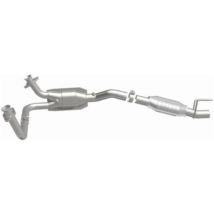 MagnaFlow 1992-1995 Ford E-150 Econoline 5.0L / 1992-1995 Ford E-150 Econoline Club Wagon 5.0L Standard Grade Federal / EPA Compliant Direct-Fit Catalytic Converter 93423